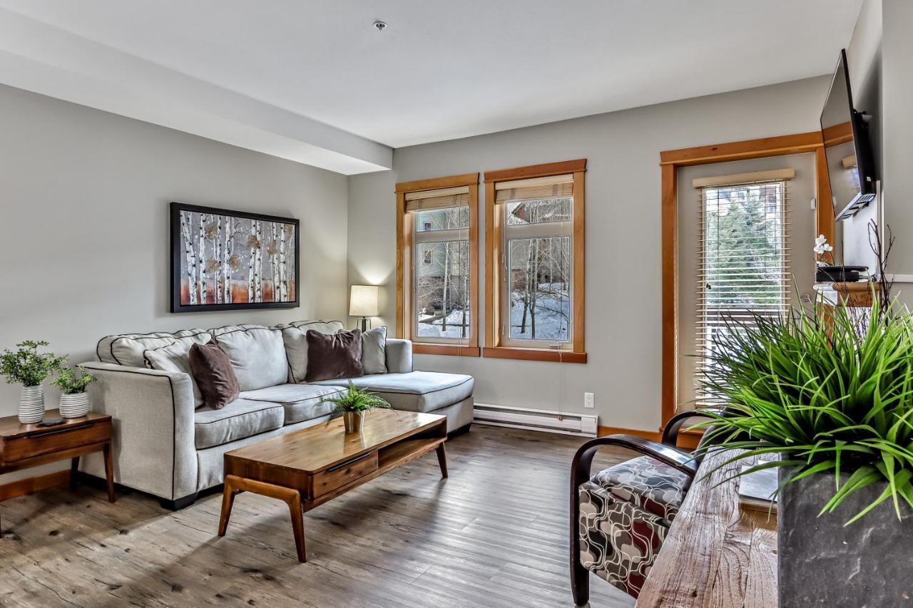 Suites With Pool & Hot Tubs Managed By Little Sister Getaways Canmore Exterior photo