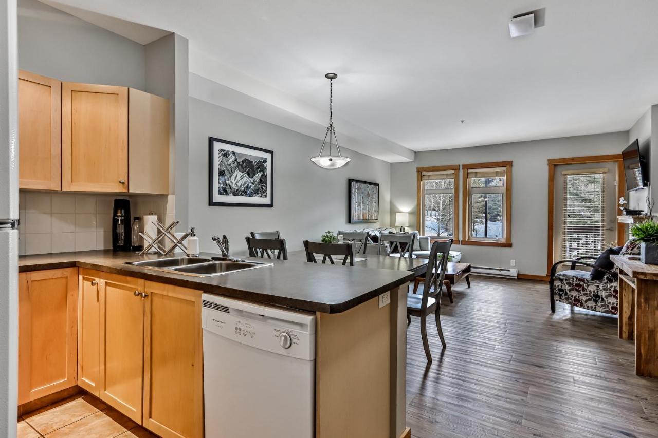 Suites With Pool & Hot Tubs Managed By Little Sister Getaways Canmore Exterior photo