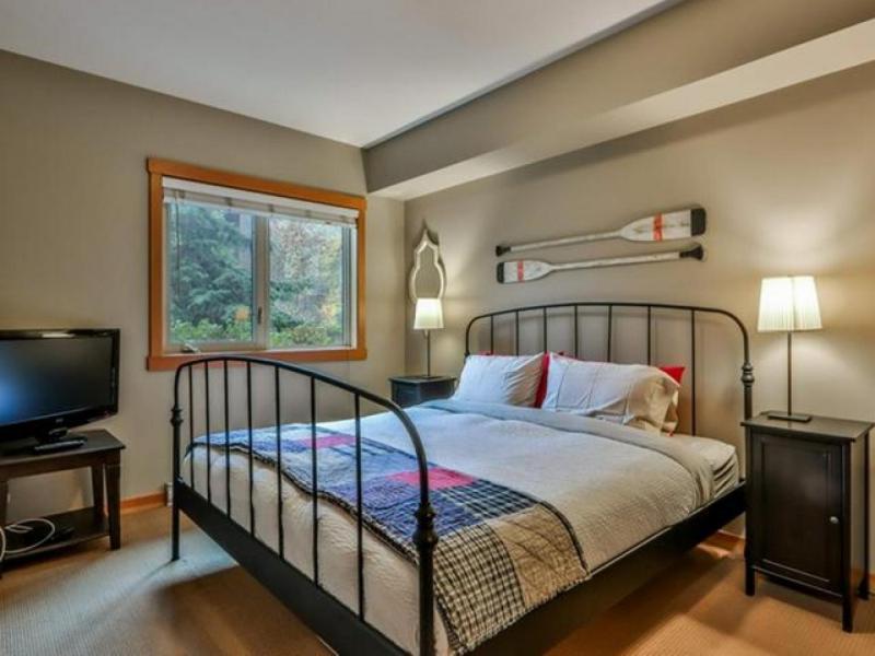 Suites With Pool & Hot Tubs Managed By Little Sister Getaways Canmore Exterior photo