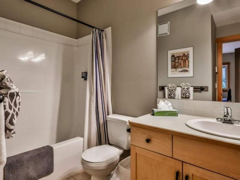 Suites With Pool & Hot Tubs Managed By Little Sister Getaways Canmore Exterior photo